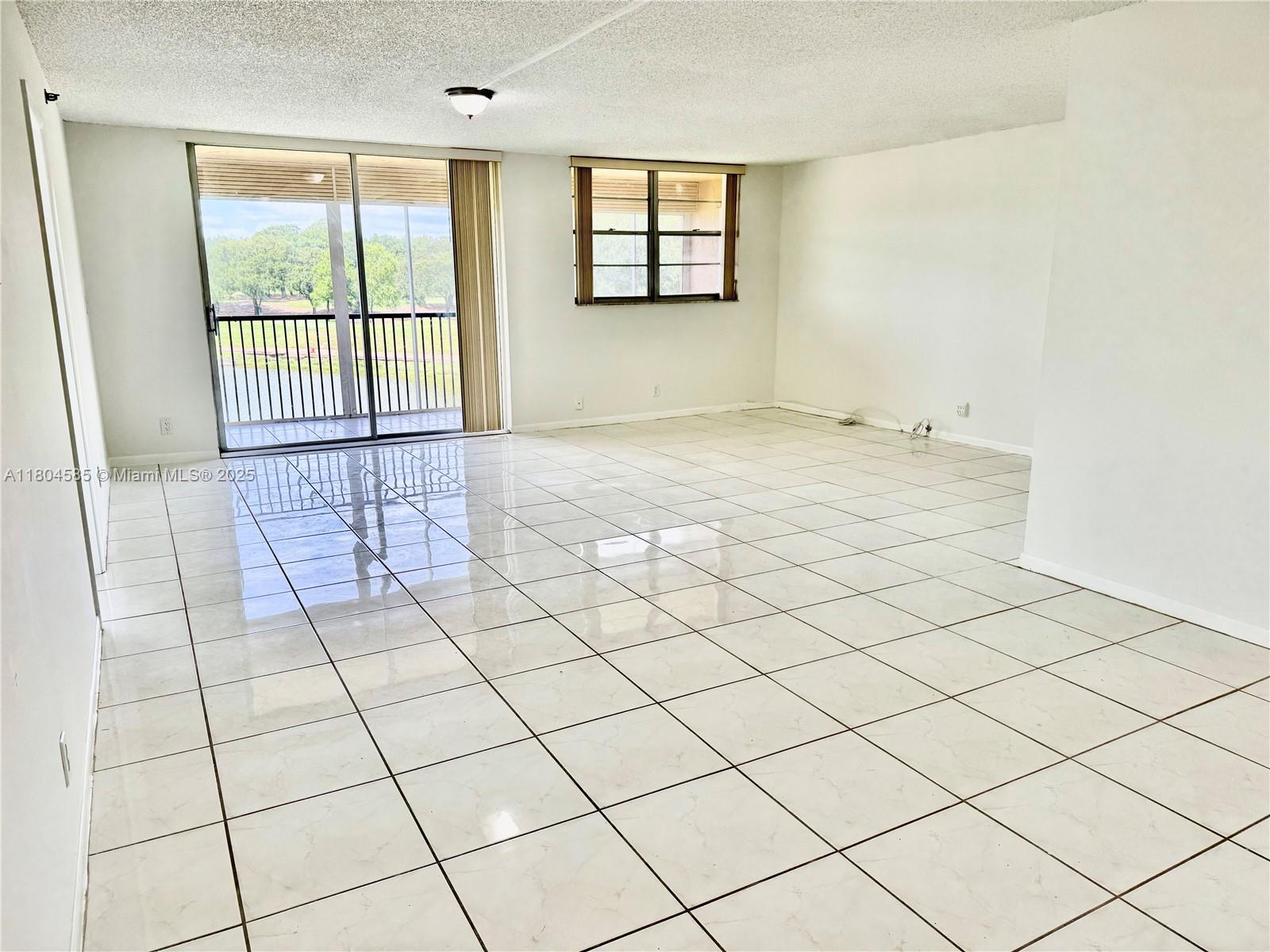 ROLLING HILLS GOLF AND - Residential Lease