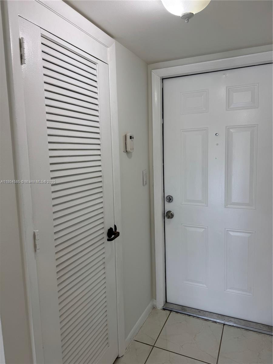 ROLLING HILLS GOLF AND - Residential Lease