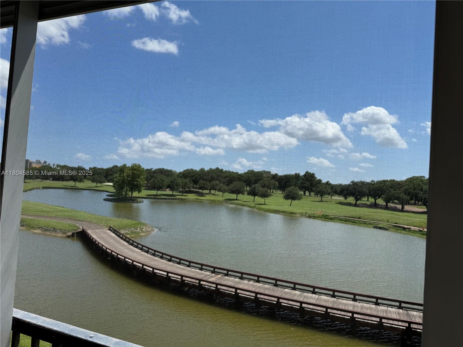 3001 W Rolling Hills Cir 305