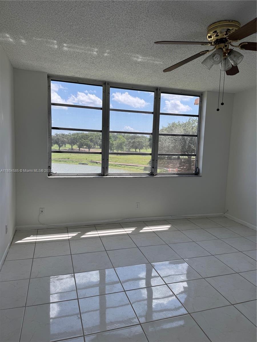 ROLLING HILLS GOLF AND - Residential Lease