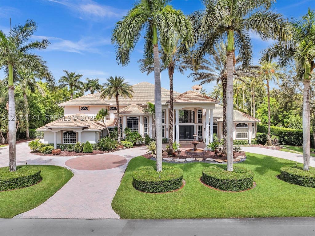 Photo of 3828 Pine Lake Dr, Weston, FL 33332 (MLS # A12070141)