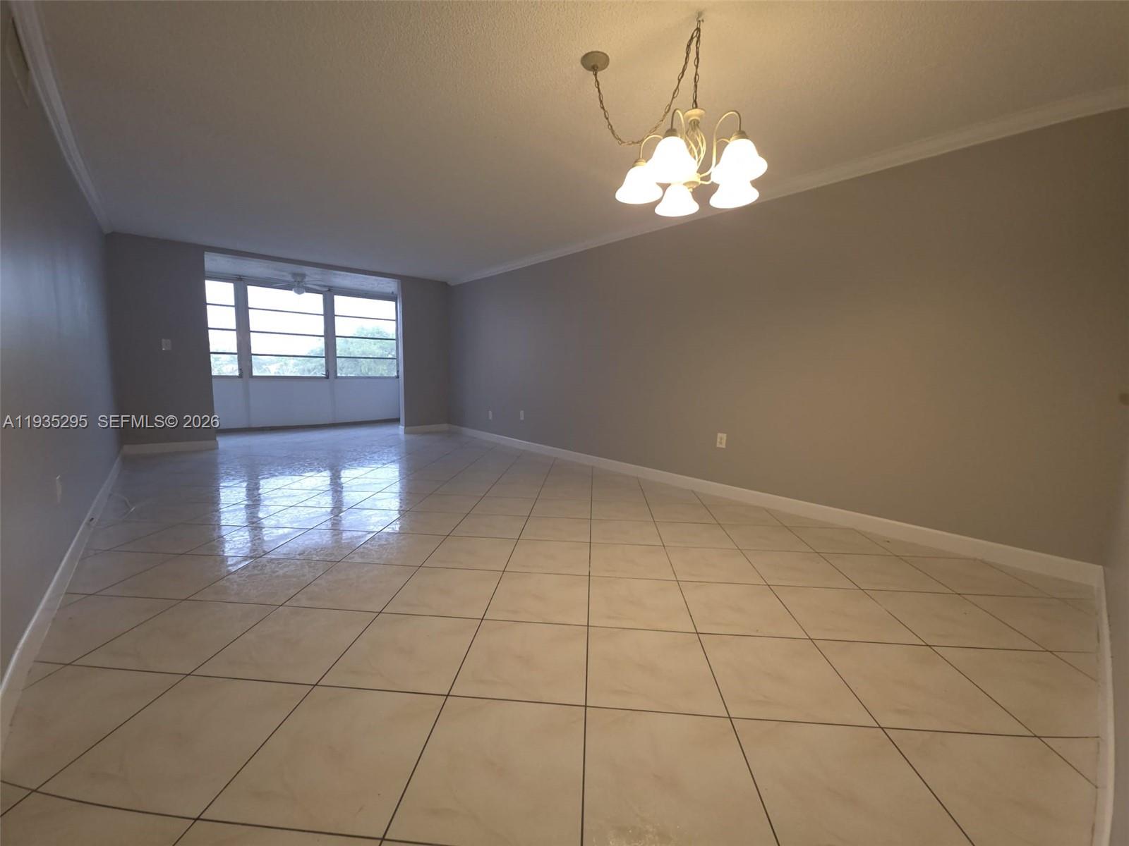 SOMERSET AT LAUDERDALE LA - Residential