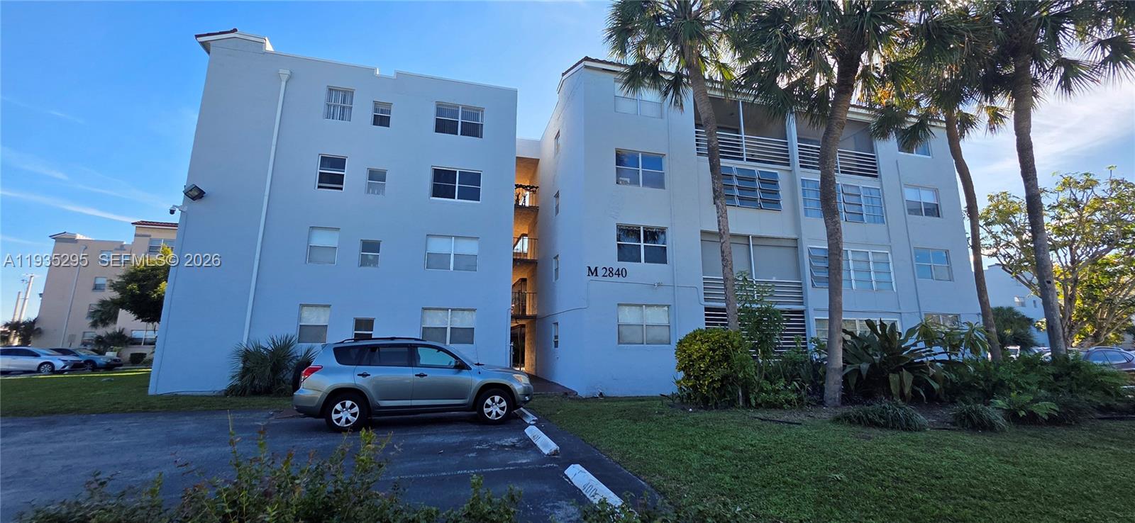 SOMERSET AT LAUDERDALE LA - Residential