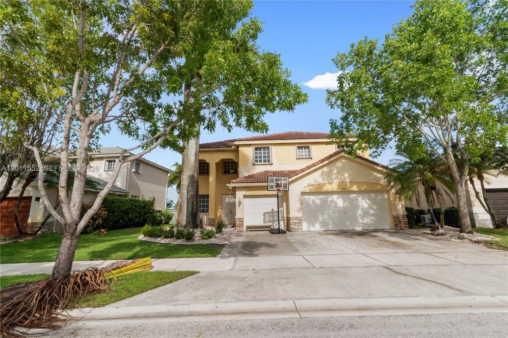Photo of 1095 Chenille Cir, Weston, FL 33327 (MLS # A12011552)