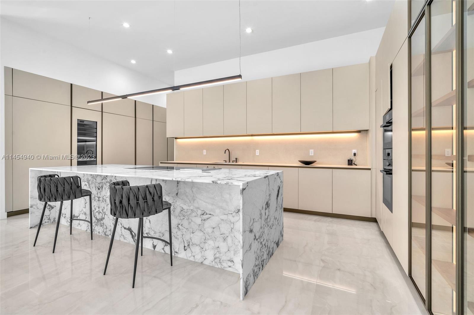 KILLIAN OAKS - Residential