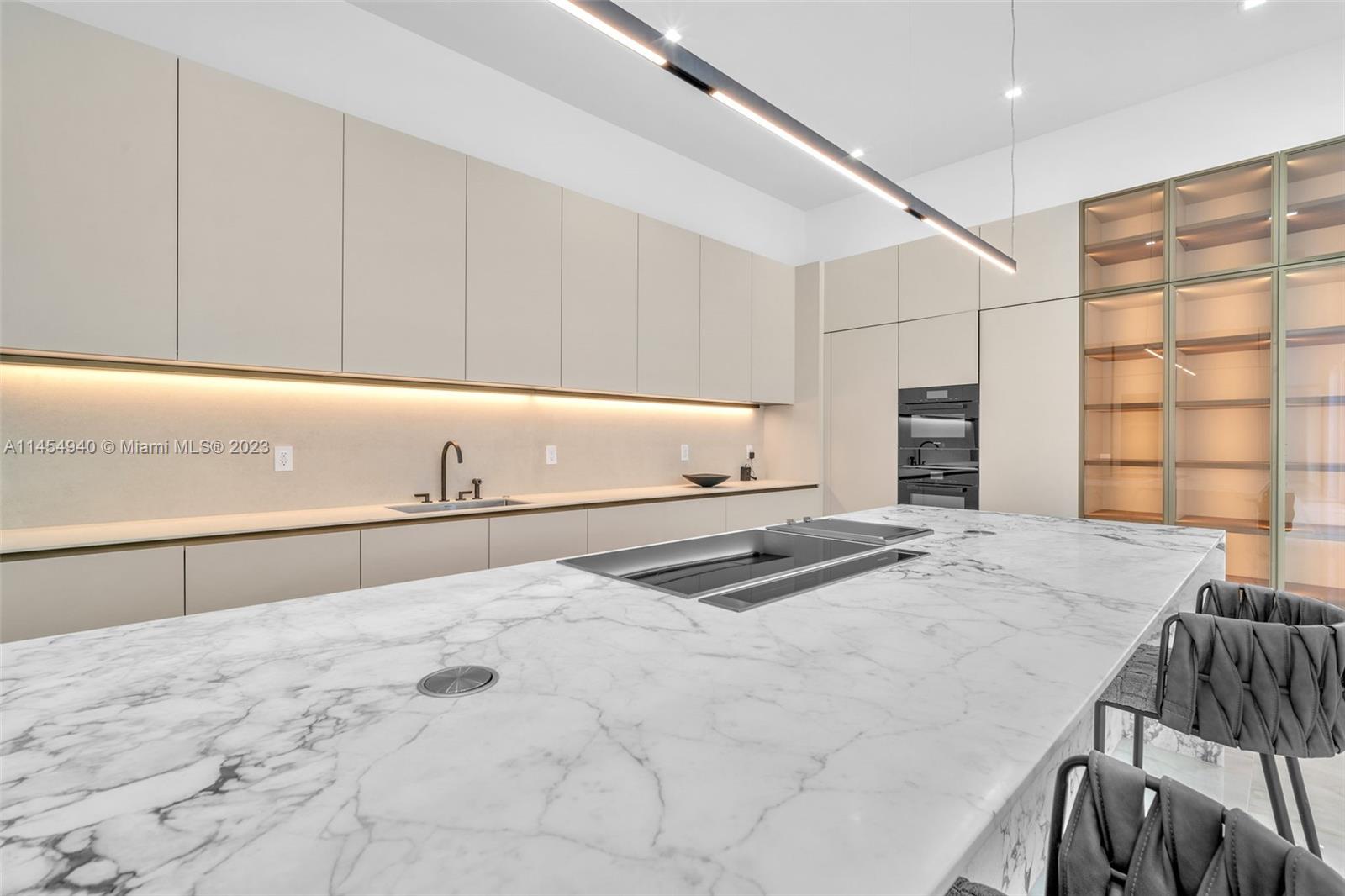 KILLIAN OAKS - Residential