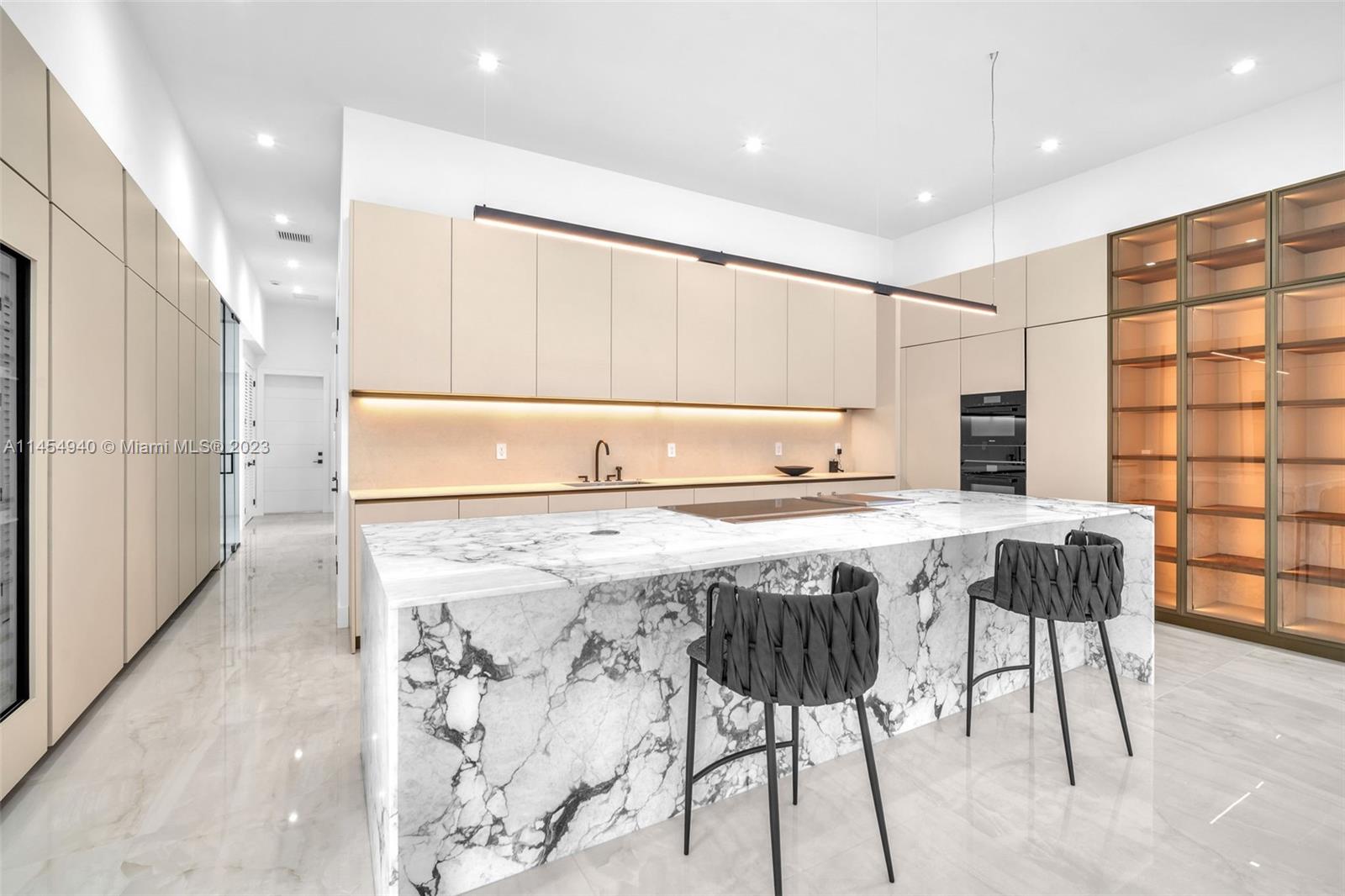 KILLIAN OAKS - Residential