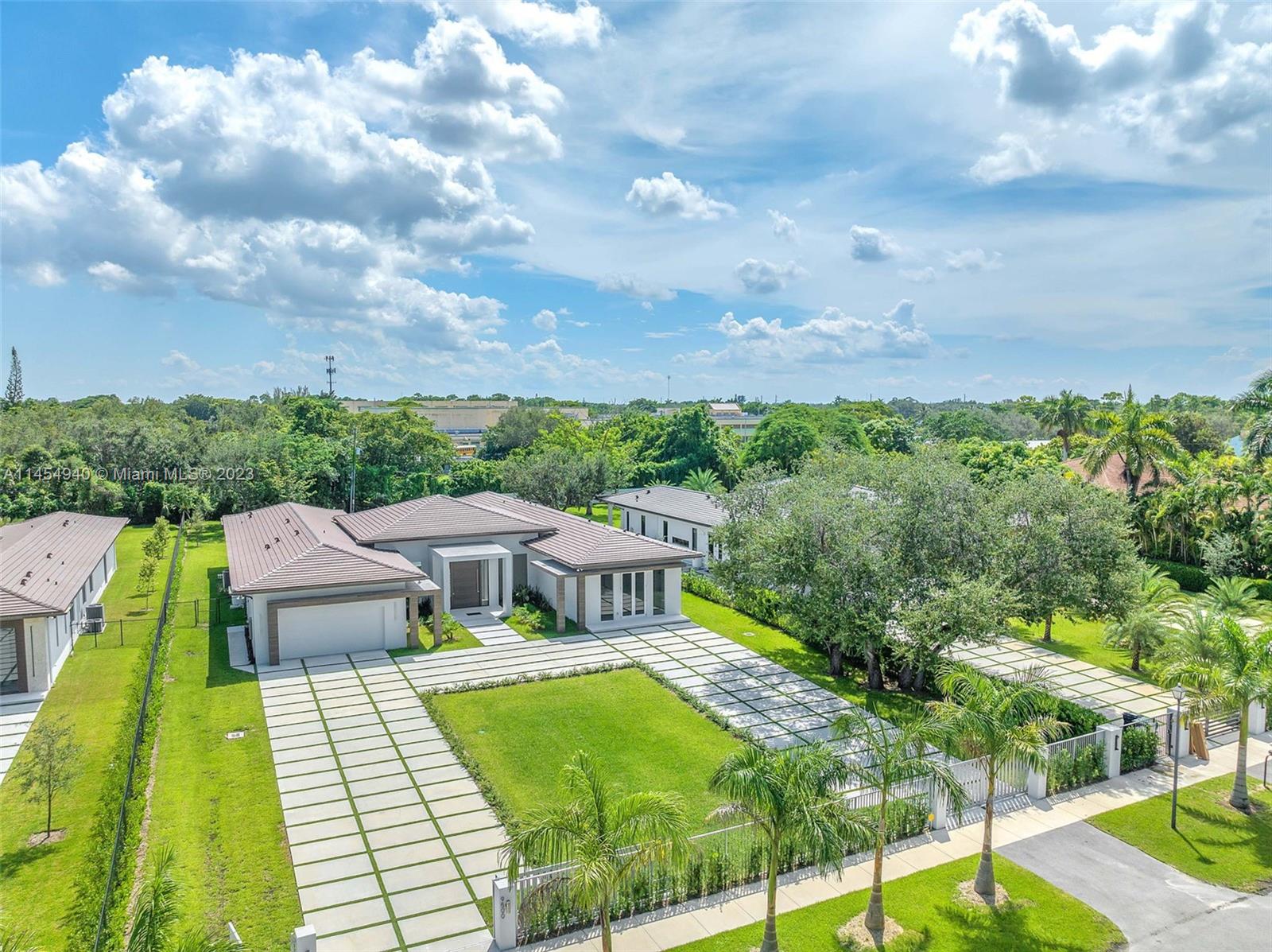 KILLIAN OAKS - Residential