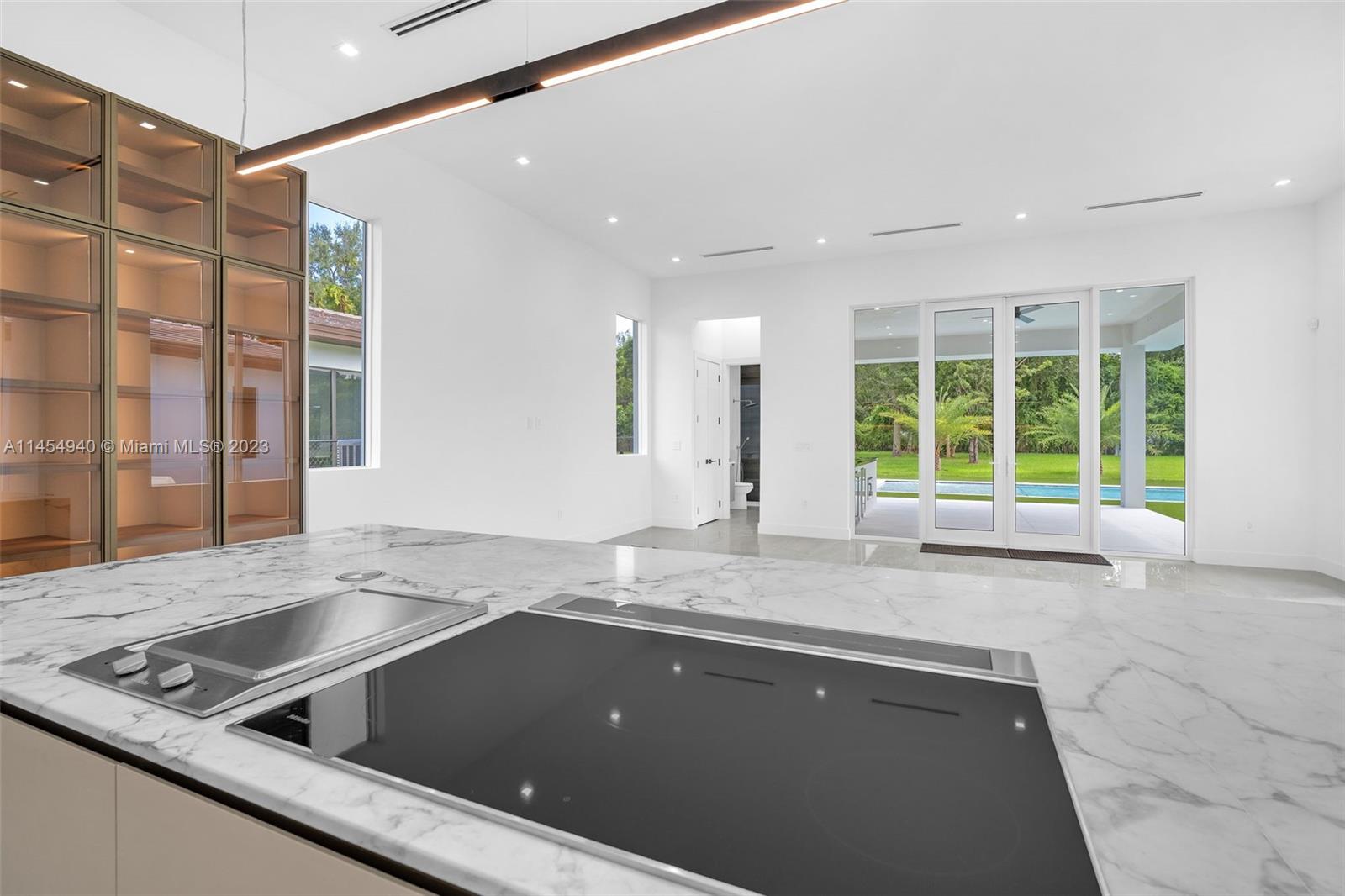 KILLIAN OAKS - Residential