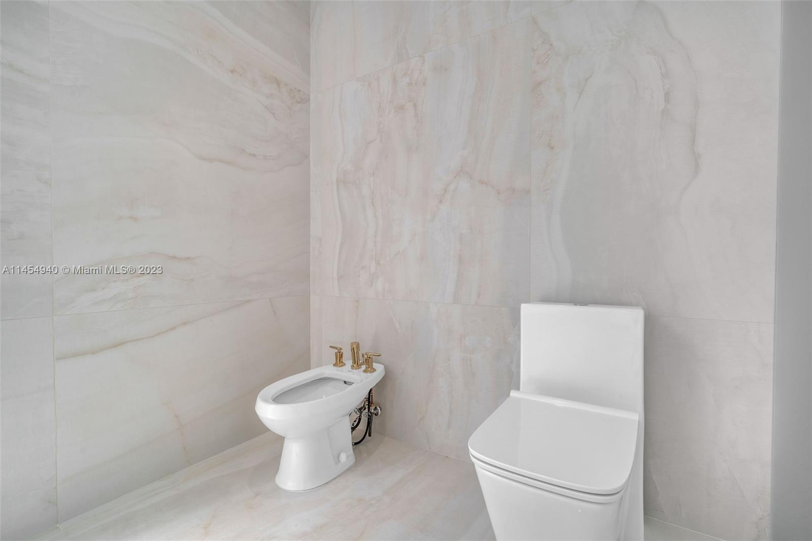 KILLIAN OAKS - Residential