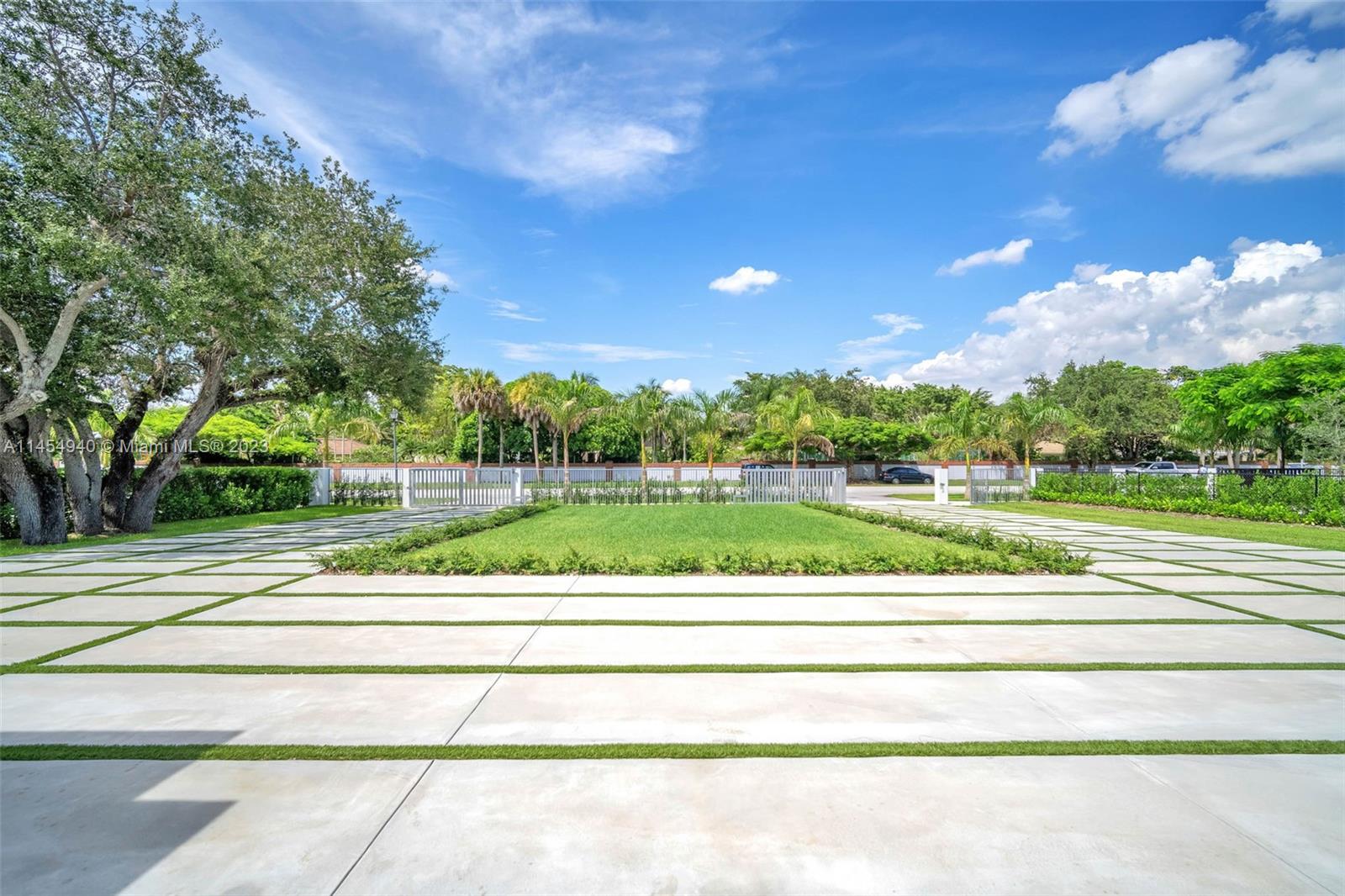 KILLIAN OAKS - Residential