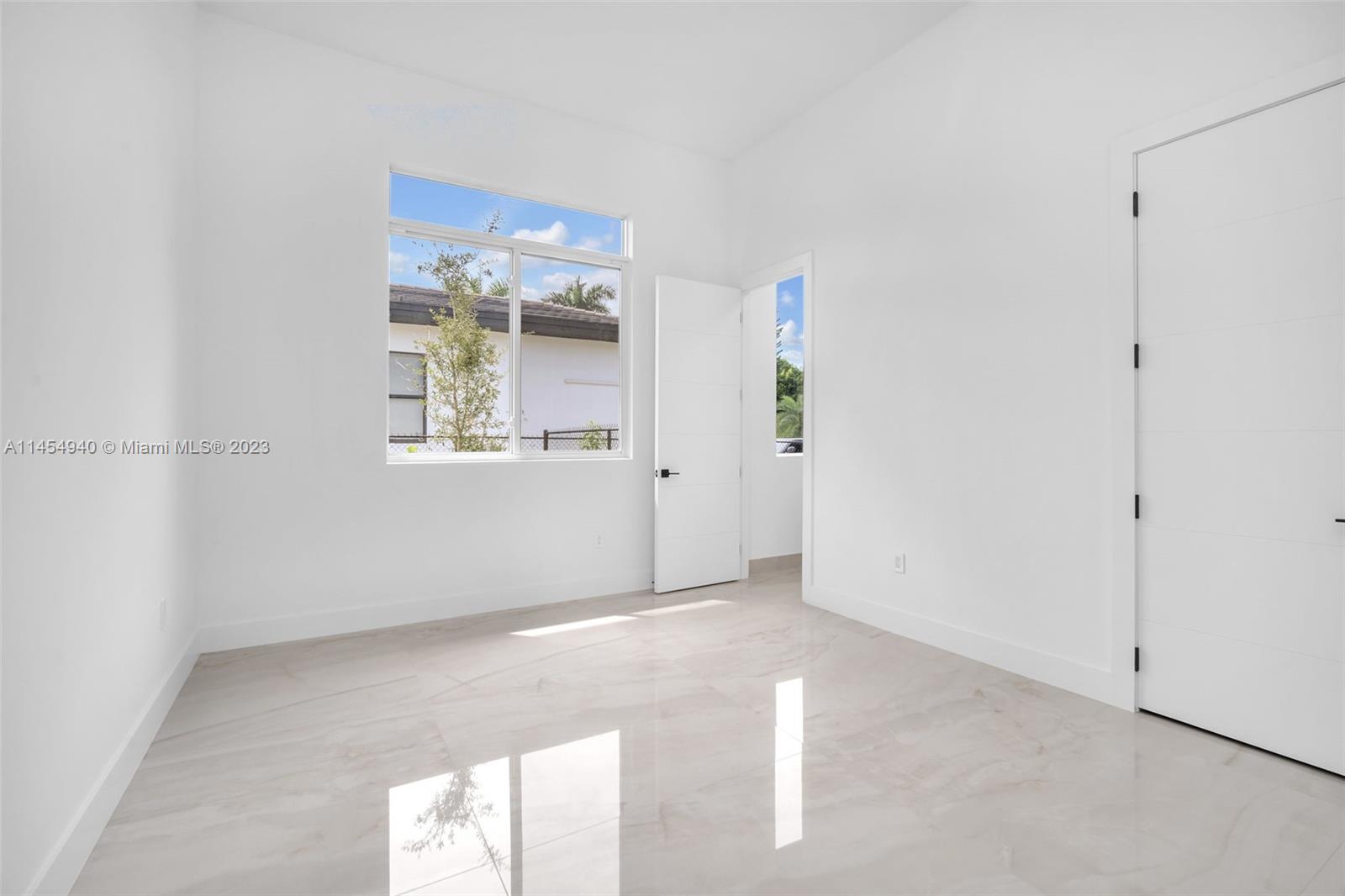 KILLIAN OAKS - Residential