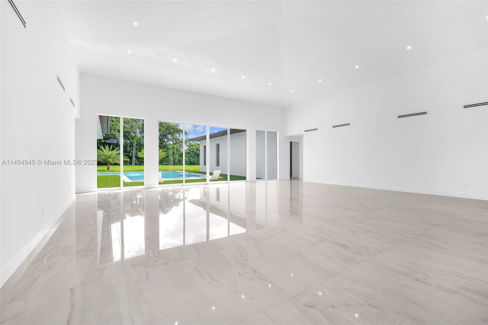 KILLIAN OAKS - Residential