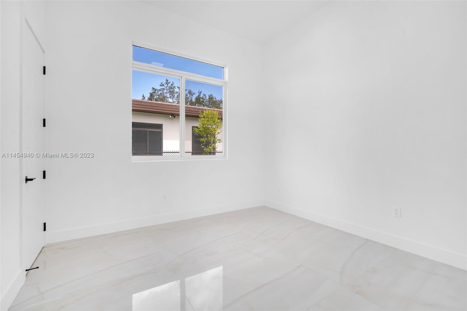 KILLIAN OAKS - Residential