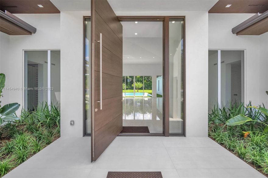 Priced to sell! Galloway Builders Group presents Killian Oaks 2, a turnkey new construction home located in the highly sought-after area near Galloway Glen. This luxurious masterpiece boasts 5 bedrooms & 6.5 bathrooms, with a separate sitting area in prime bedroom. Featuring a grand 12'x6' pivot entry door, vaulted ceilings that are 18' in the foyer & 12' throughout the rest of the home, high-end Prime Dada kitchen, top-of-the-line Miele appliances, custom wine cellar, separate pantry, and a laundry room with stunning built-ins, providing ample space for storage. Luxe gold Brizo faucets, outdoor kitchen, L-shaped pool with a tanning ledge, and so much more. It is surrounded by beautiful mature landscaping, has a gated entry, and is within walking distance to the golf course.