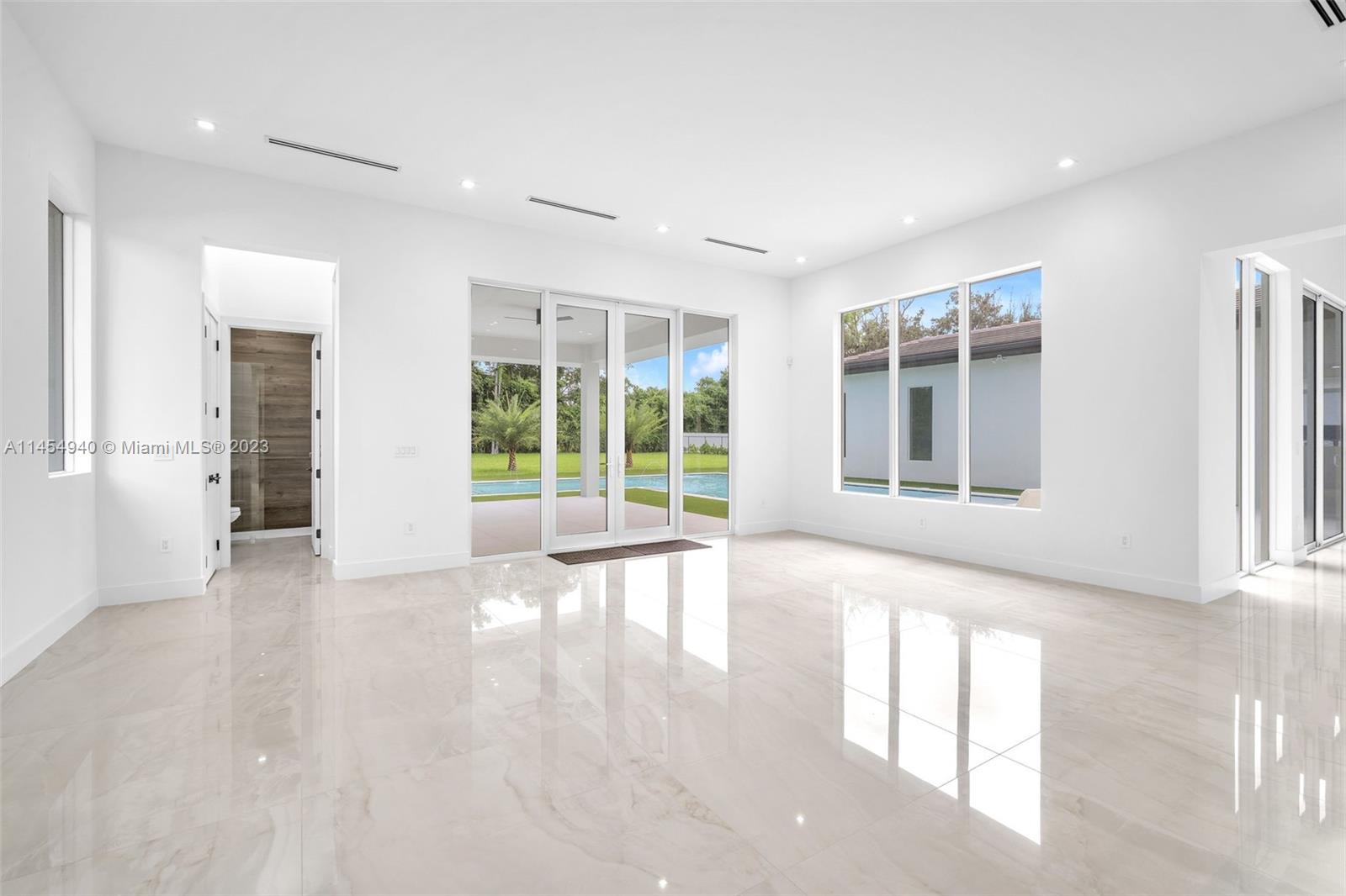 KILLIAN OAKS - Residential