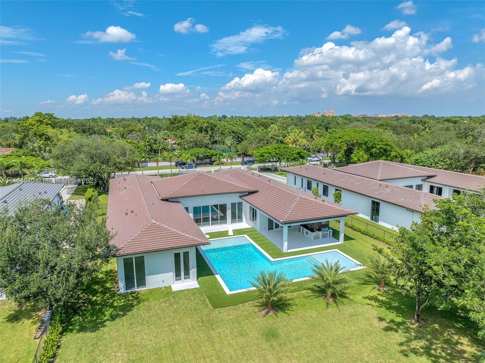 KILLIAN OAKS - Residential