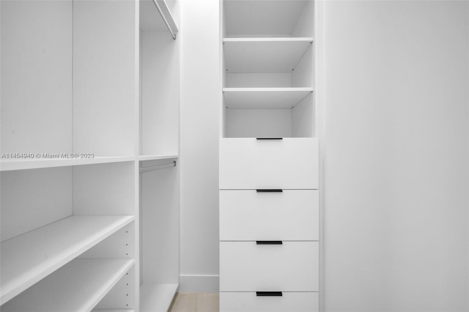 KILLIAN OAKS - Residential