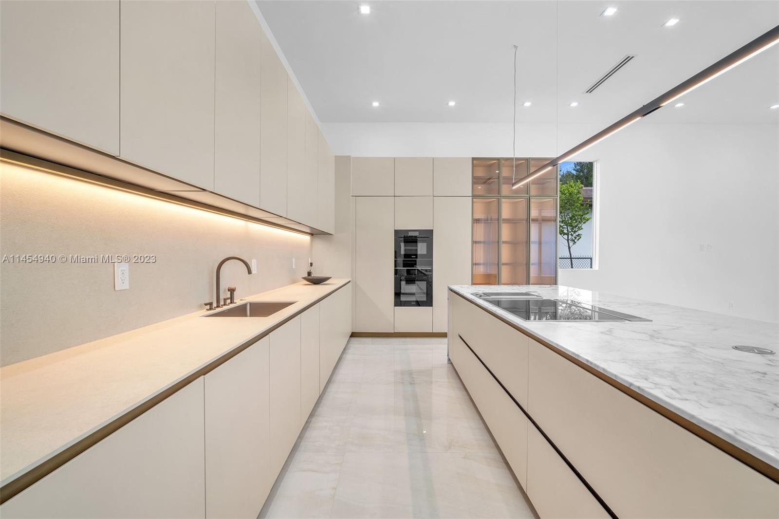 KILLIAN OAKS - Residential