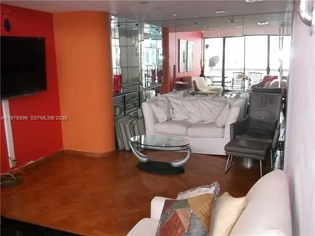 THE LANDMARK CONDO - Residential