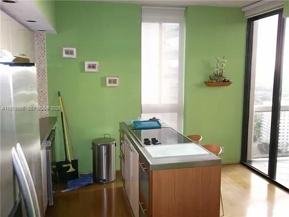 THE LANDMARK CONDO - Residential