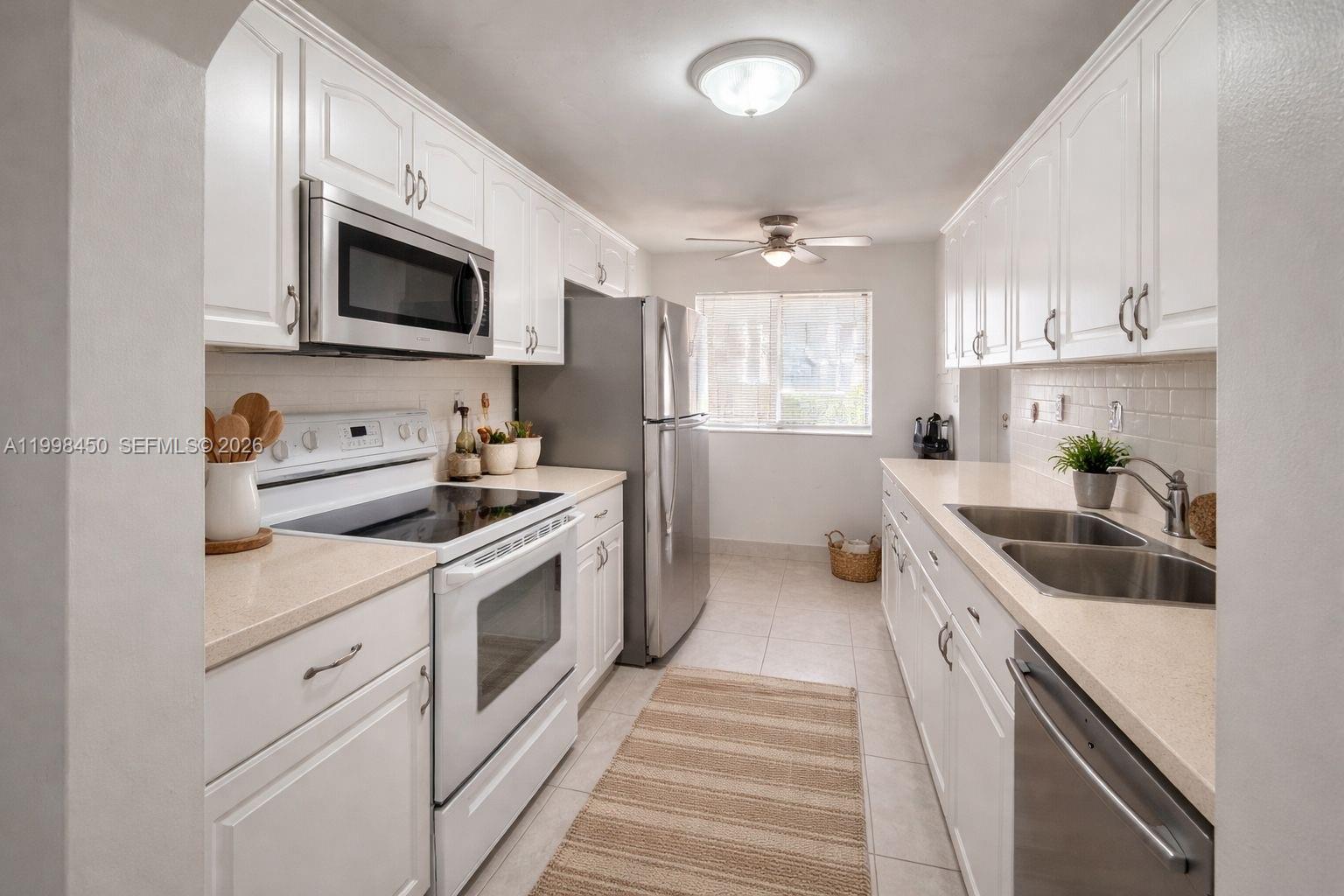 RACQUET CLUB VILLAGE APAR - Residential Lease