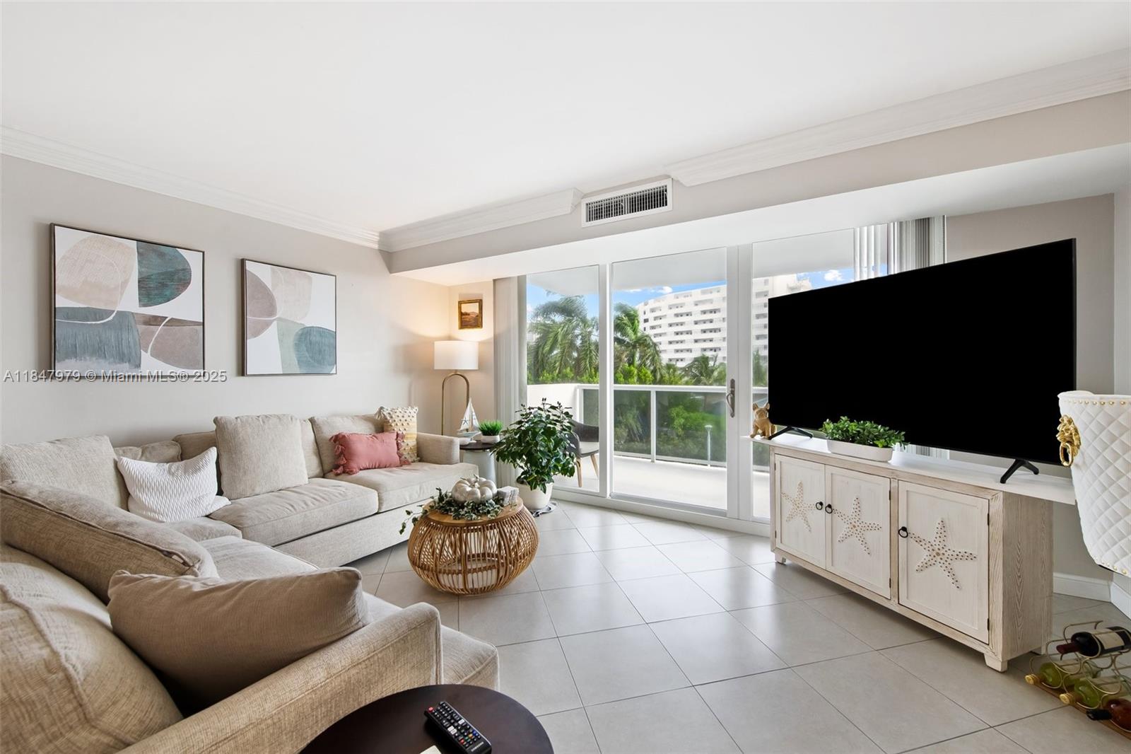 EMBASST TOWERS II INC COND - Residential Lease