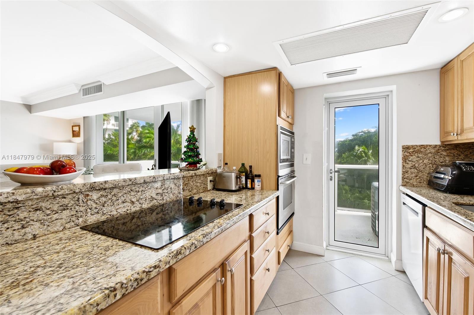 EMBASST TOWERS II INC COND - Residential Lease