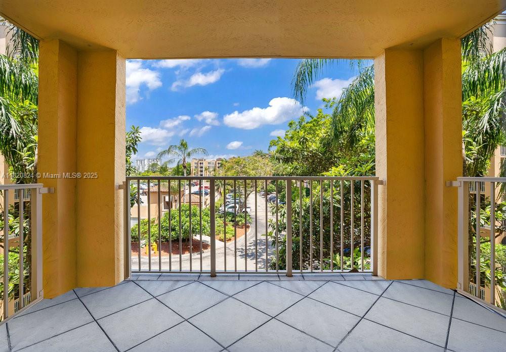19555 E Country Club Dr 8307, Aventura, Miami-Dade County, Florida - 2 Bedrooms  
2 Bathrooms - 