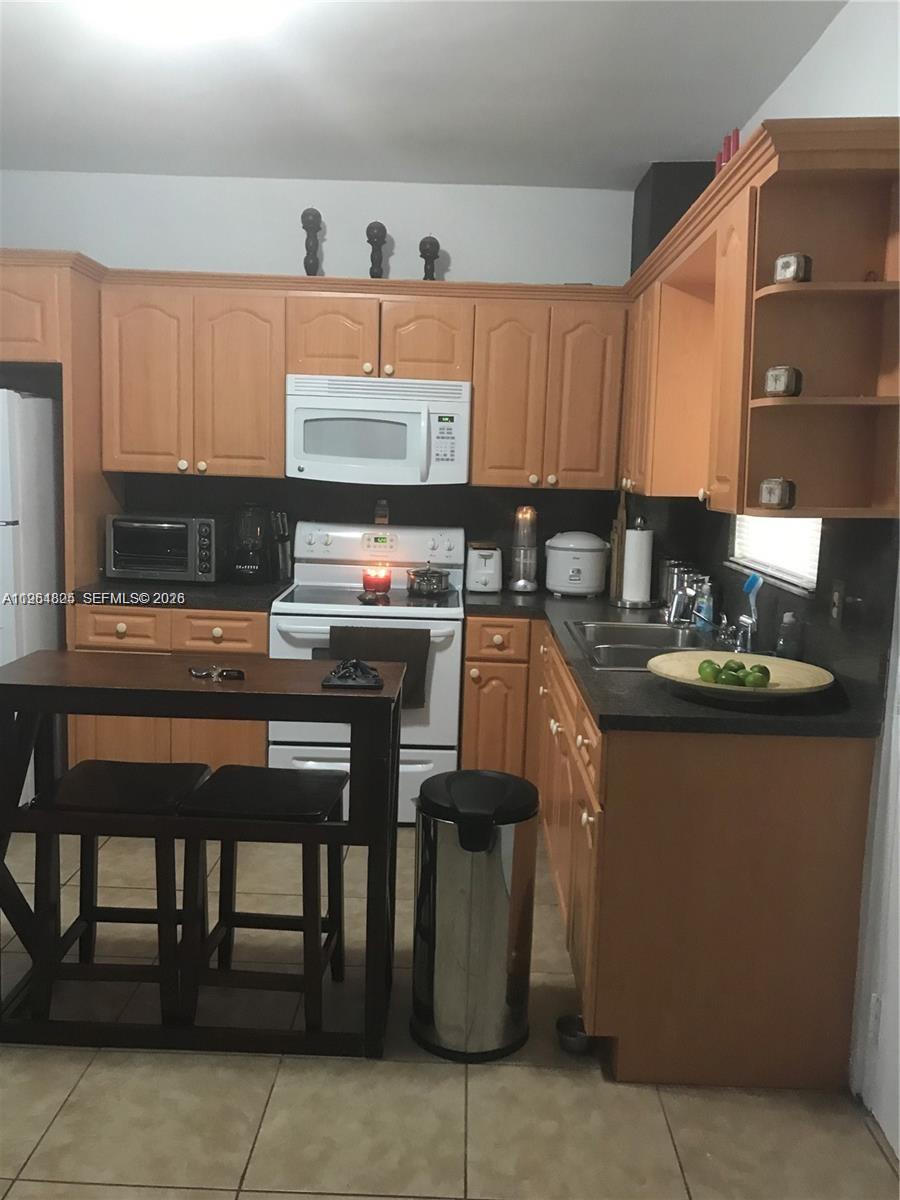 APARTMENTS ENCHANTE CONDO - Residential