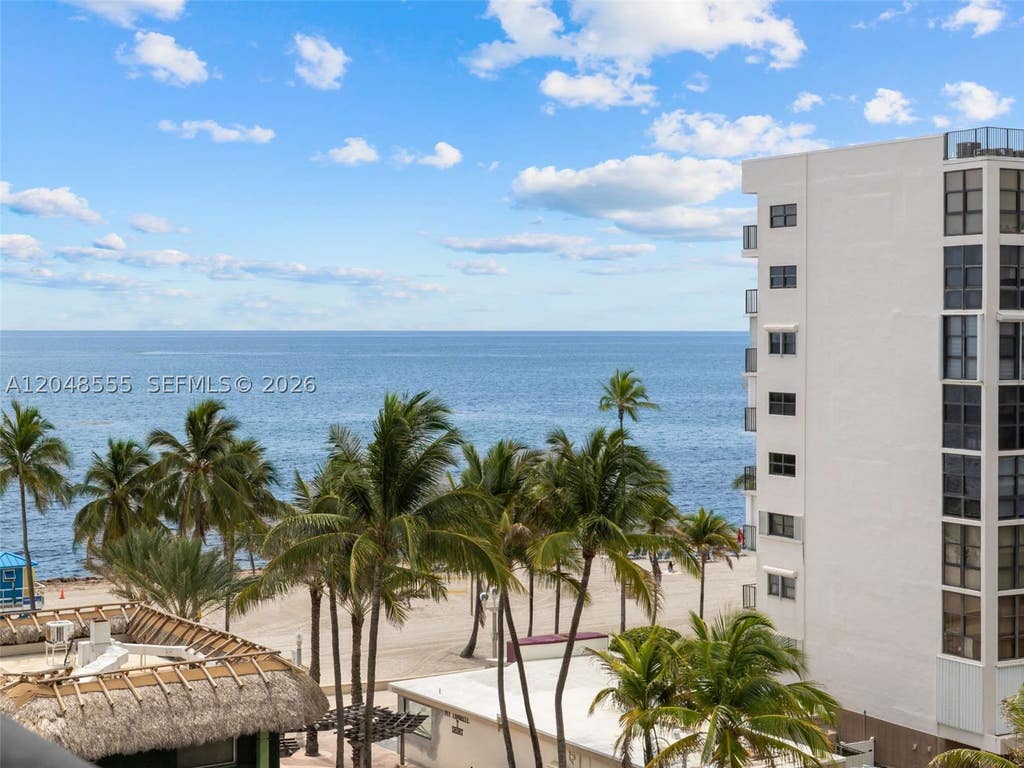Photo of 322 SE Buchanan St #703, Hollywood, FL 33019 (MLS # A12048555)