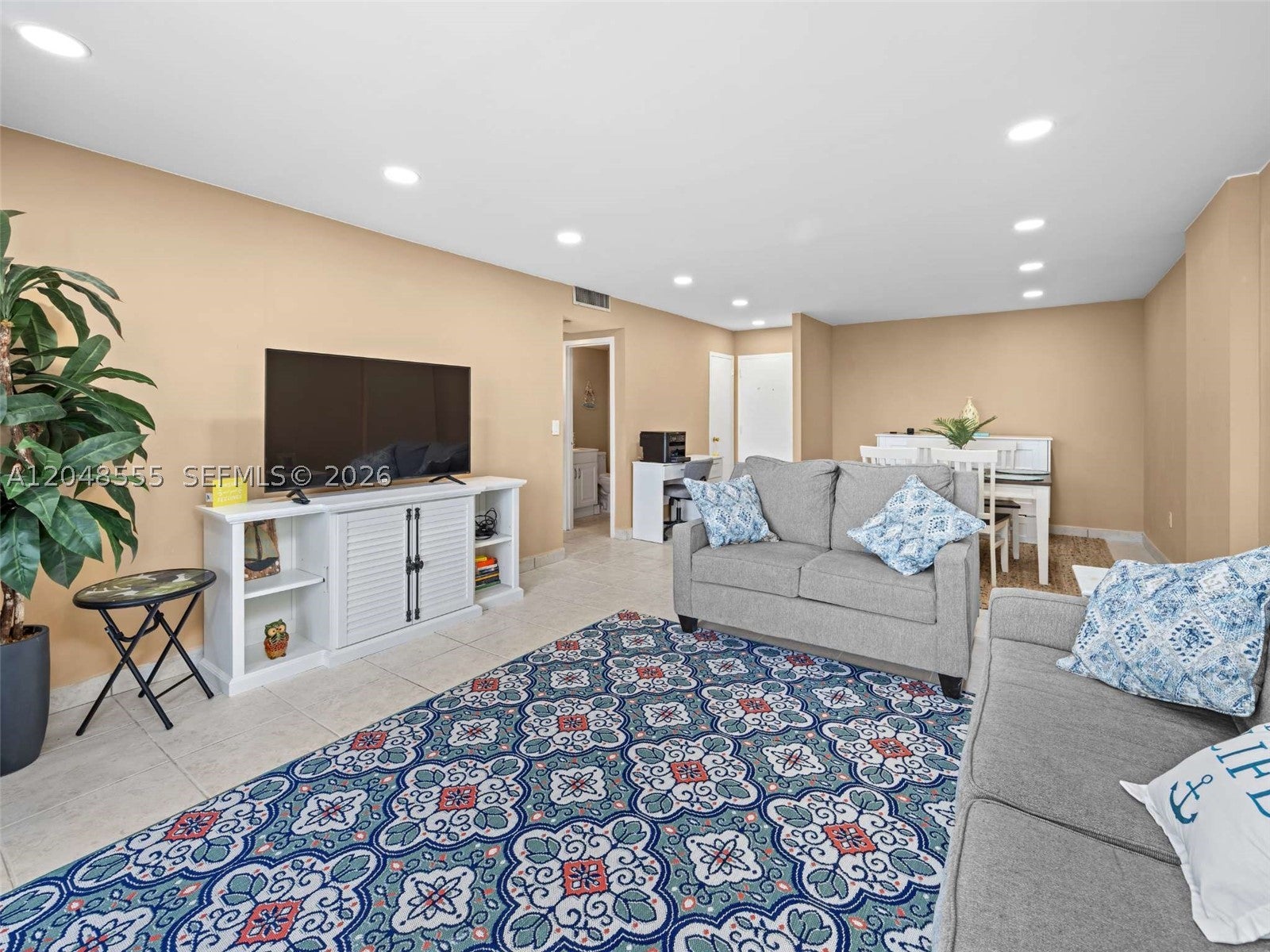 322 SE Buchanan St 703