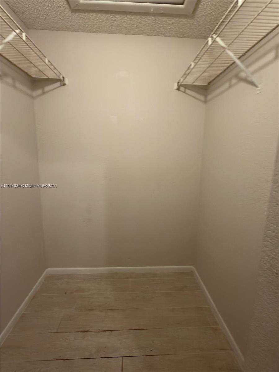 LAKEVIEW CLUB CONDO - Residential Lease