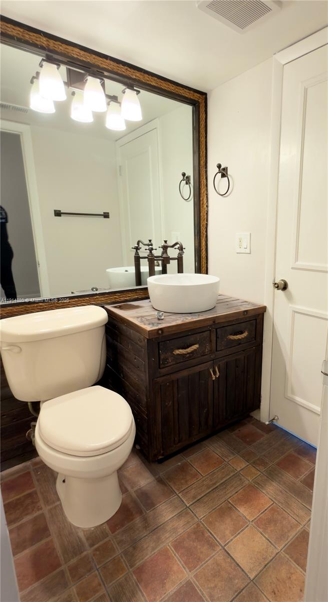 LAKEVIEW CLUB CONDO - Residential Lease