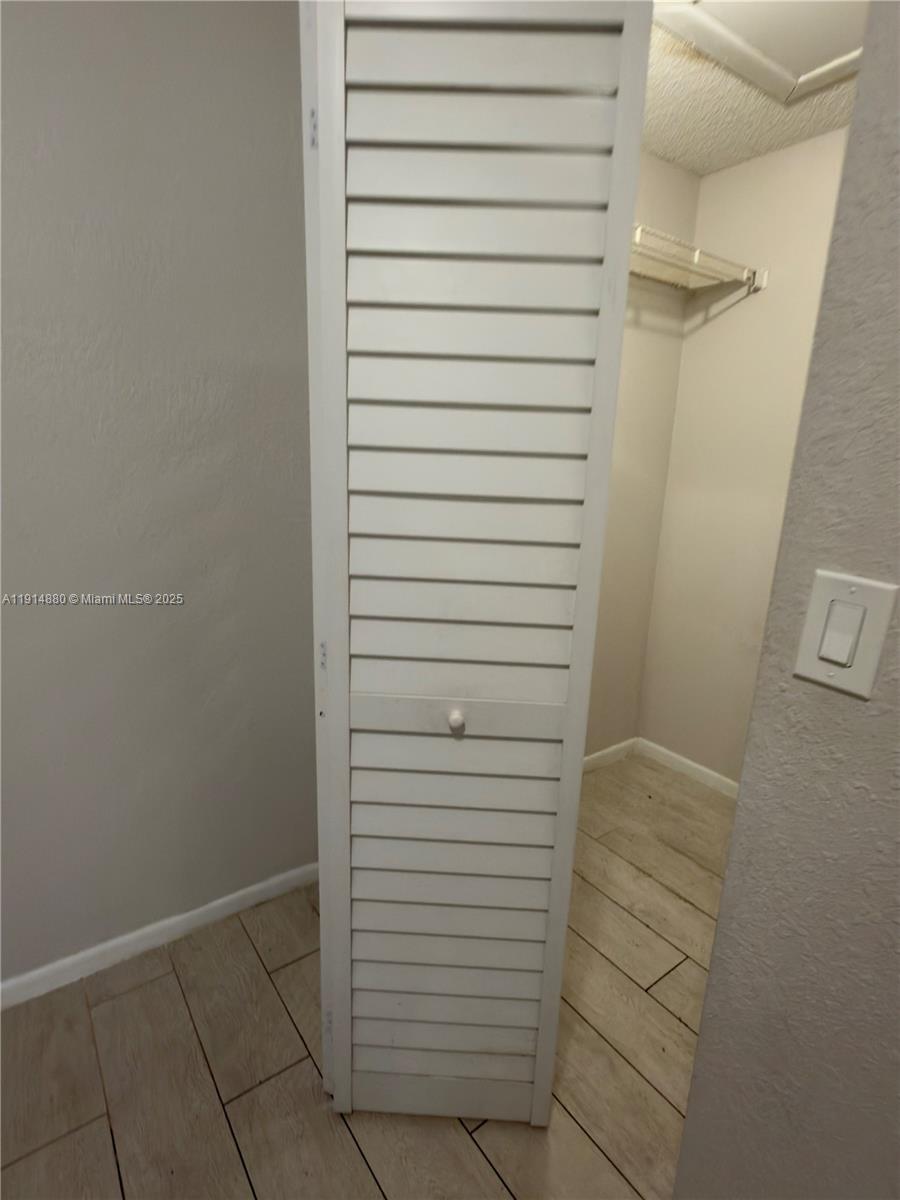 LAKEVIEW CLUB CONDO - Residential Lease