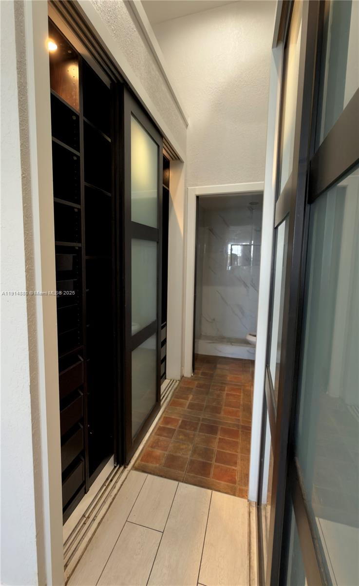 LAKEVIEW CLUB CONDO - Residential Lease