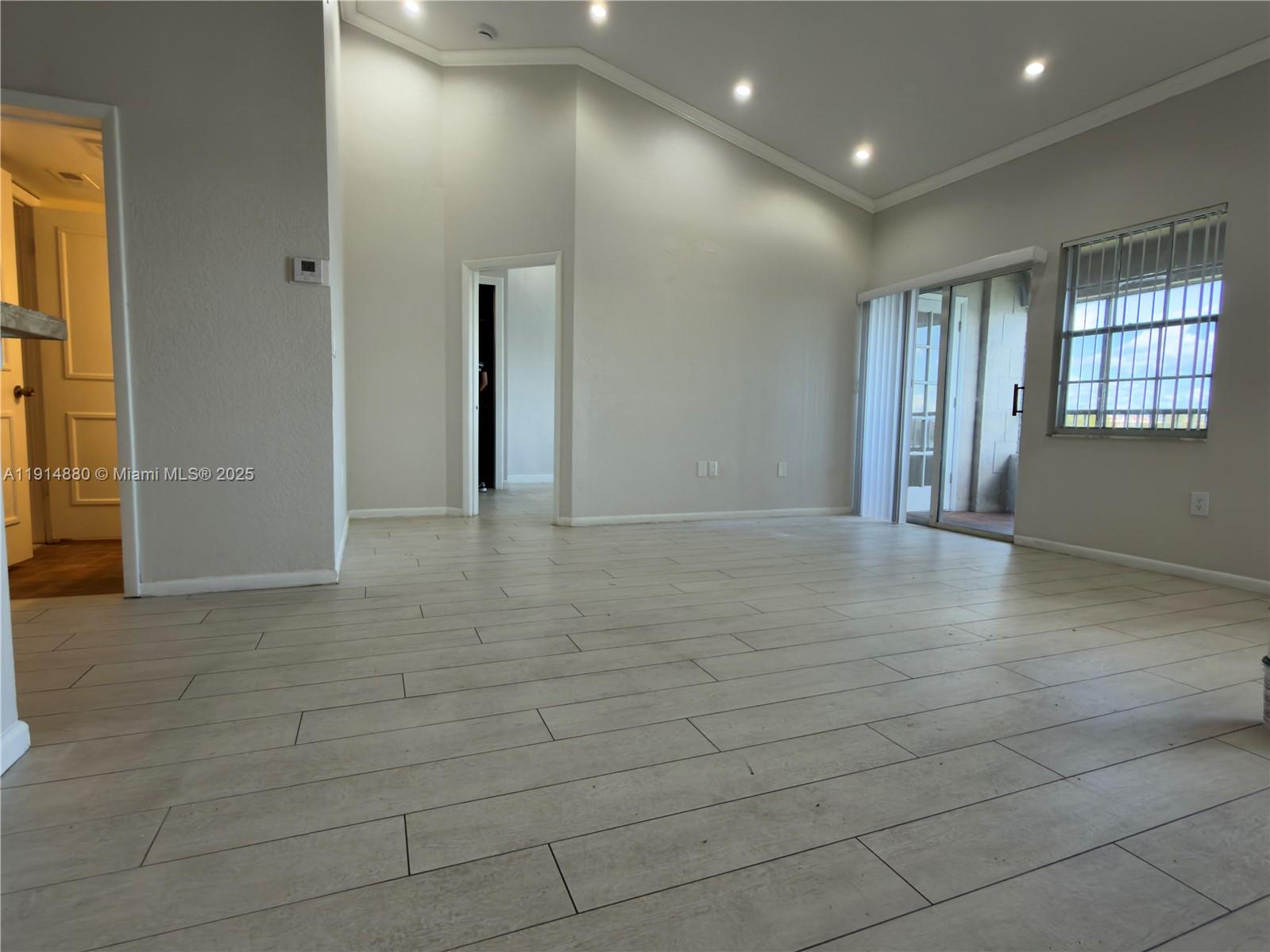 LAKEVIEW CLUB CONDO - Residential Lease