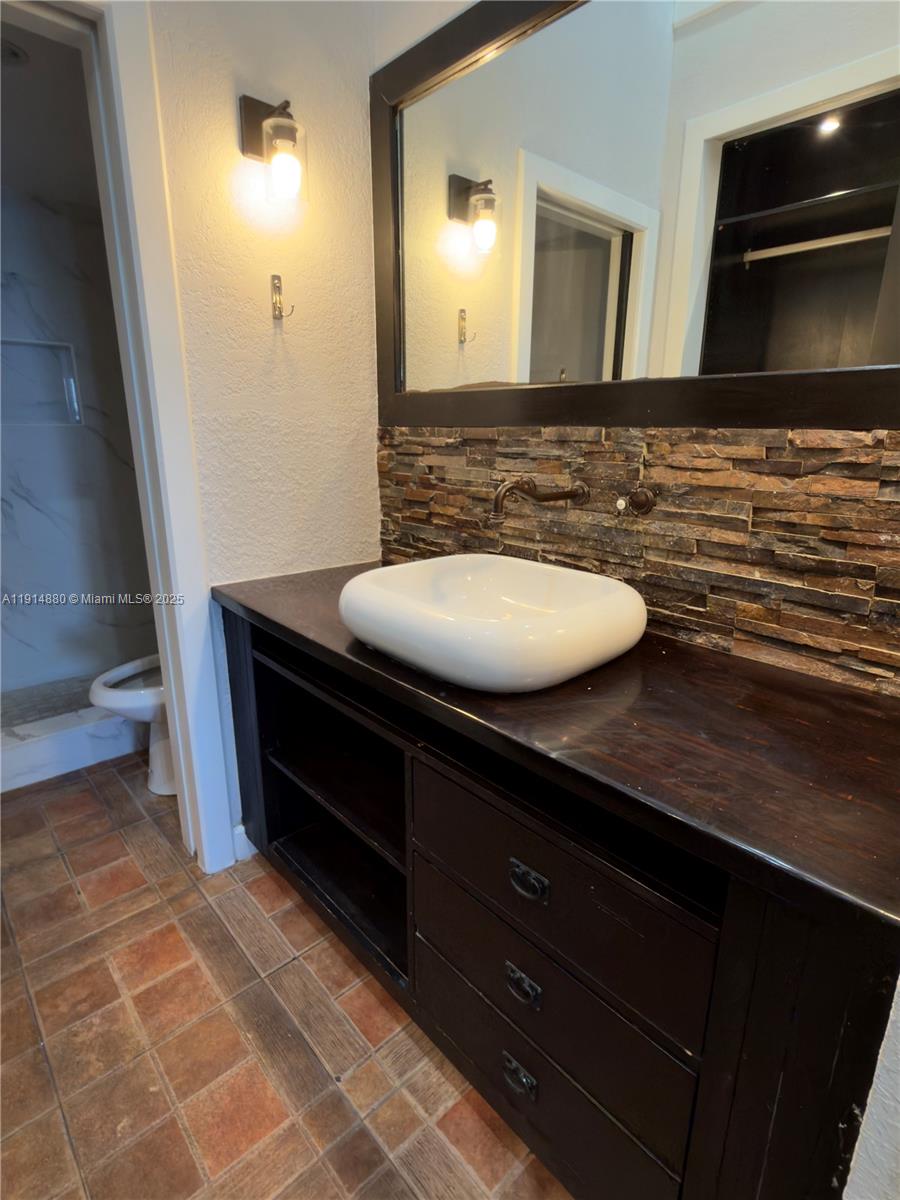 LAKEVIEW CLUB CONDO - Residential Lease