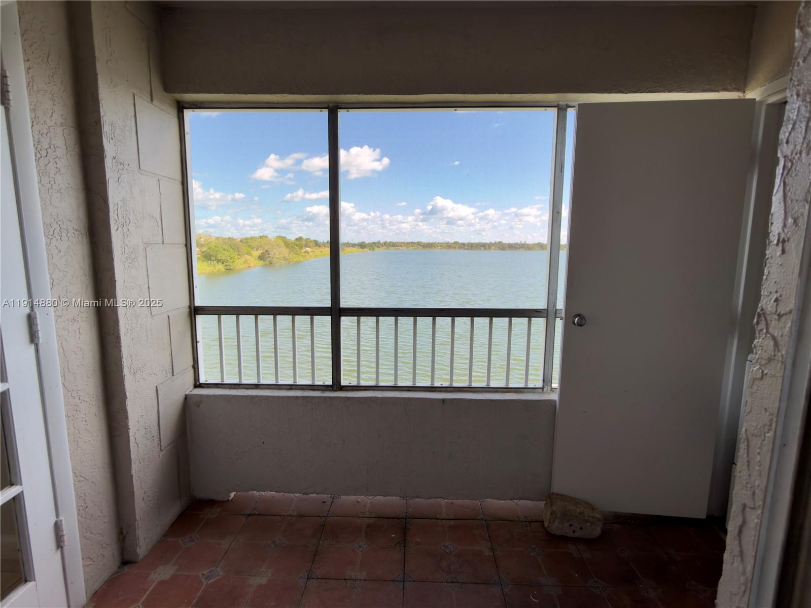 LAKEVIEW CLUB CONDO - Residential Lease