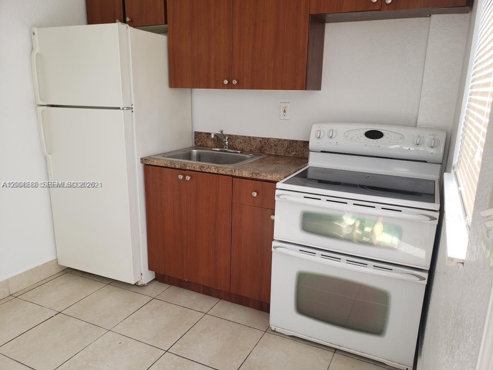 RAWLINS PARK - Residential Lease