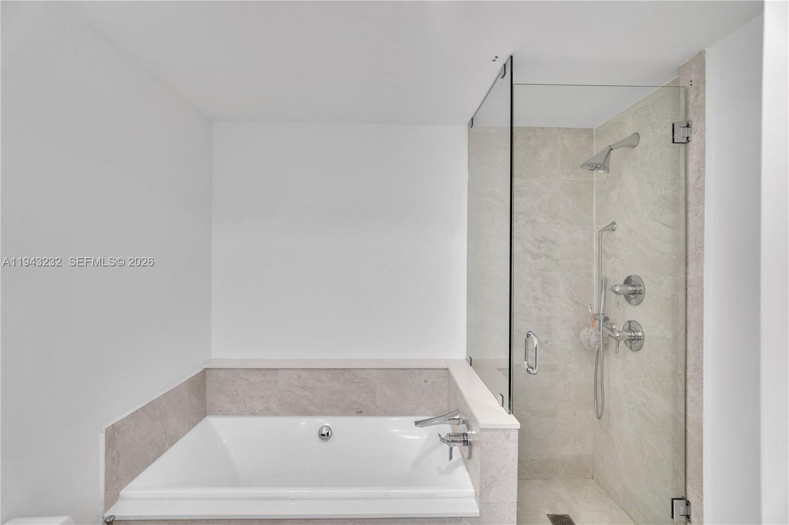 ARIA ON THE BAY CONDO - Residential