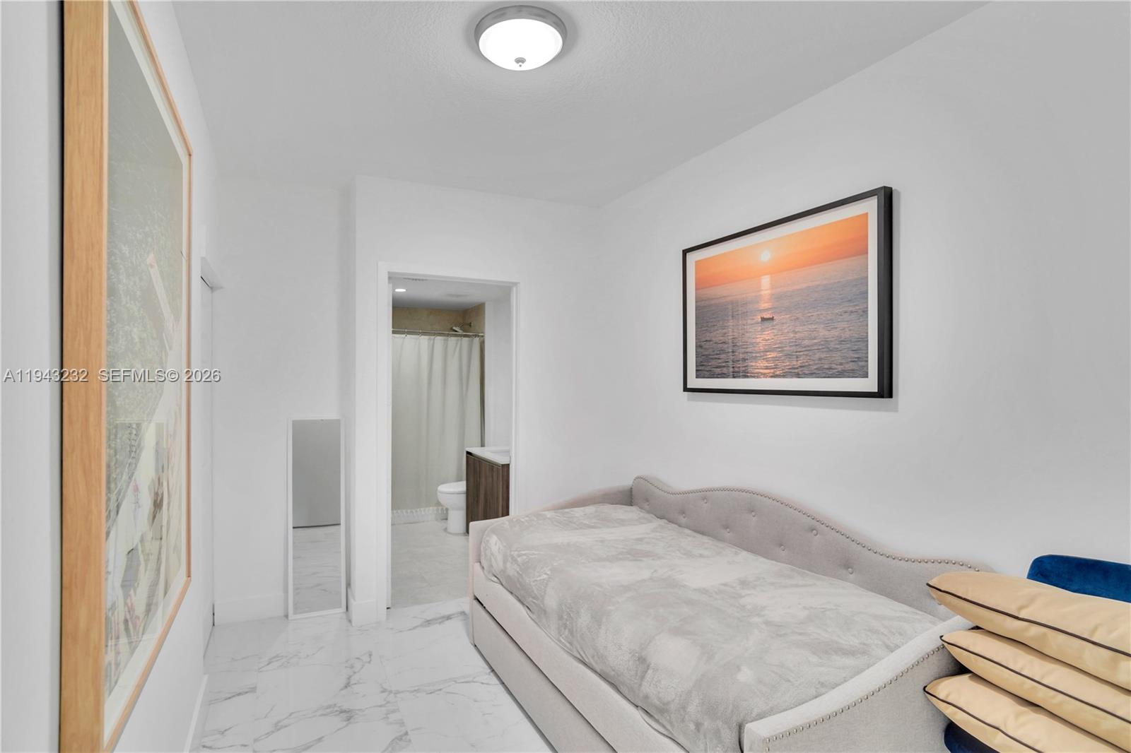 ARIA ON THE BAY CONDO - Residential