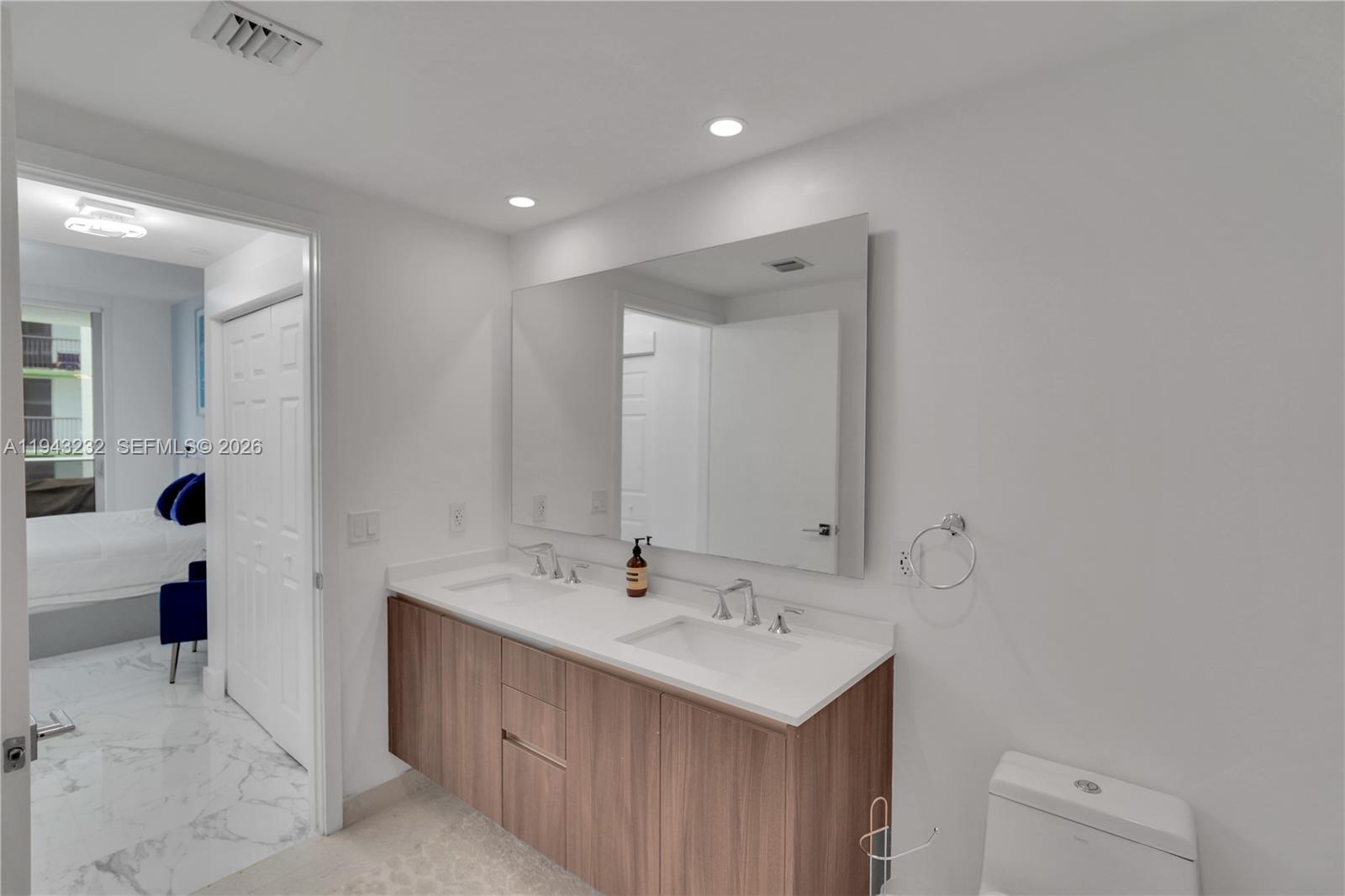 ARIA ON THE BAY CONDO - Residential