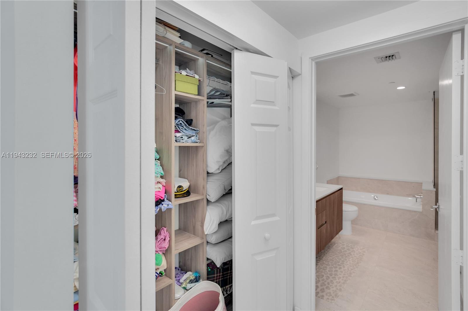 ARIA ON THE BAY CONDO - Residential