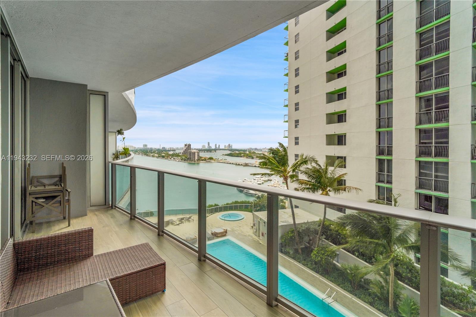 ARIA ON THE BAY CONDO - Residential