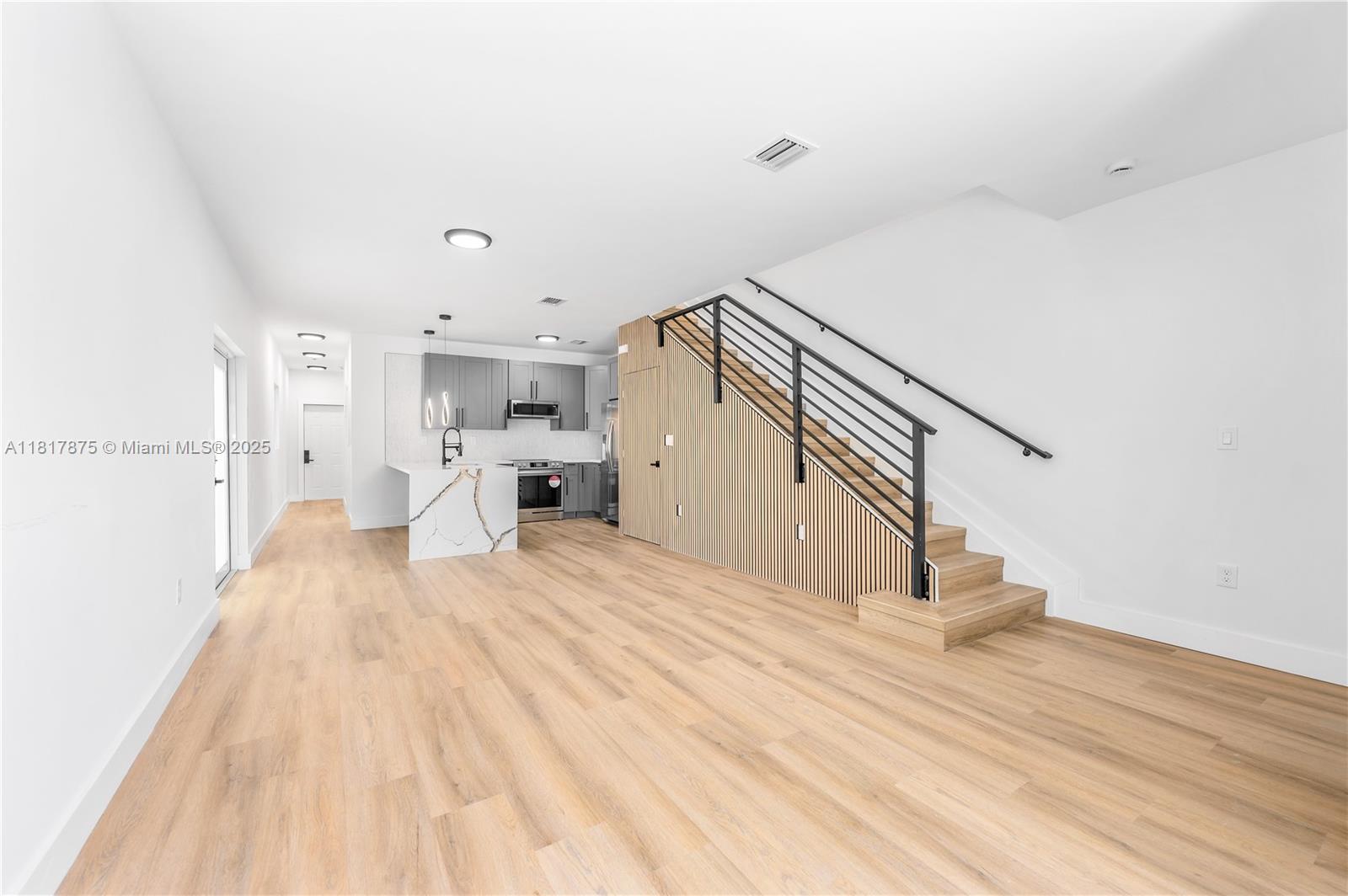 2121 NW 45th St 2121