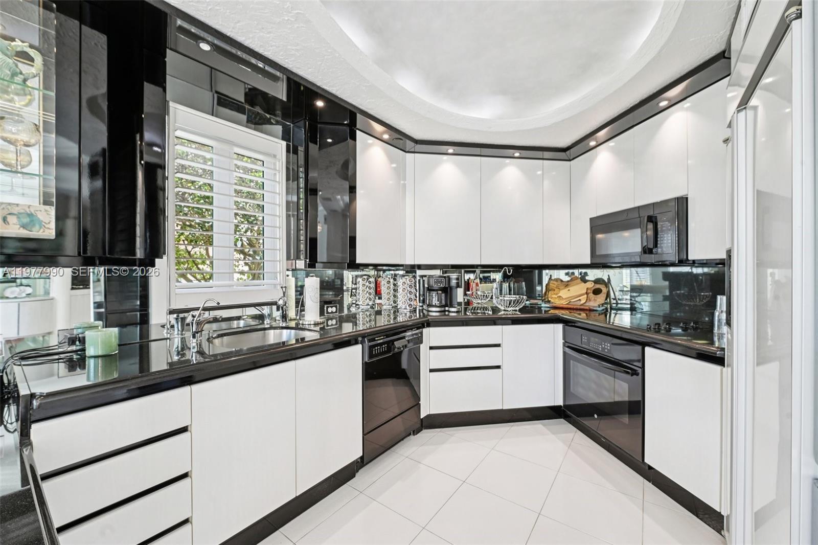 MIZNER COURT CONDO - Residential