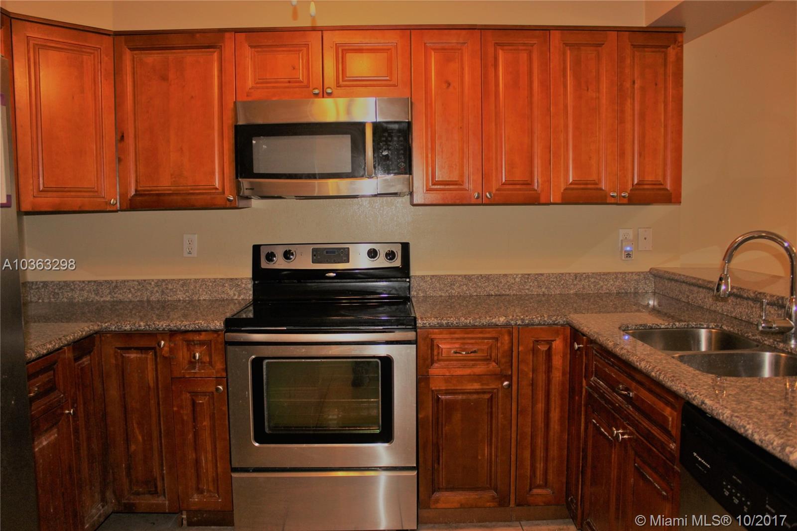 DADELAND GROVE CONDO - Residential