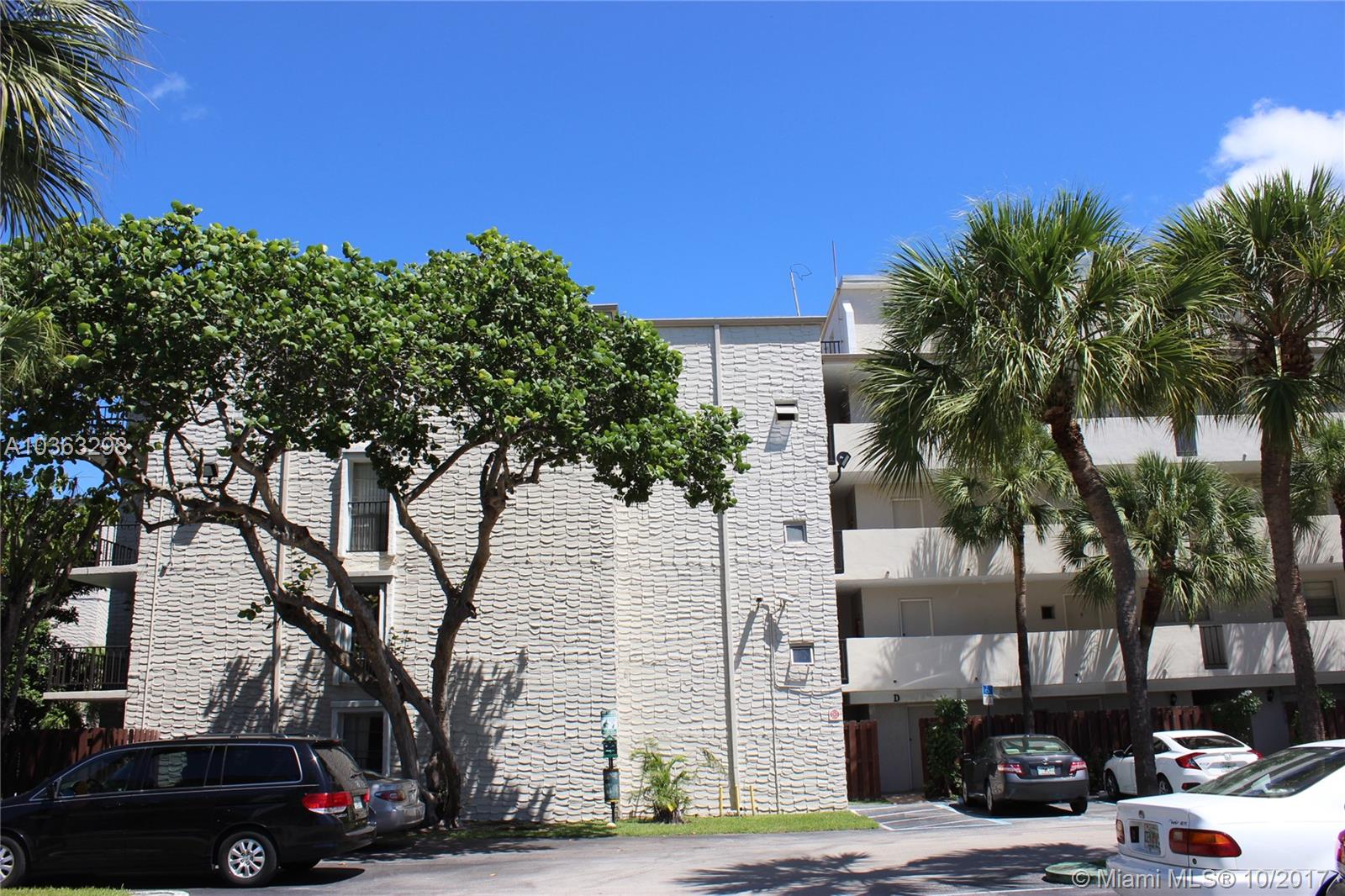 DADELAND GROVE CONDO - Residential