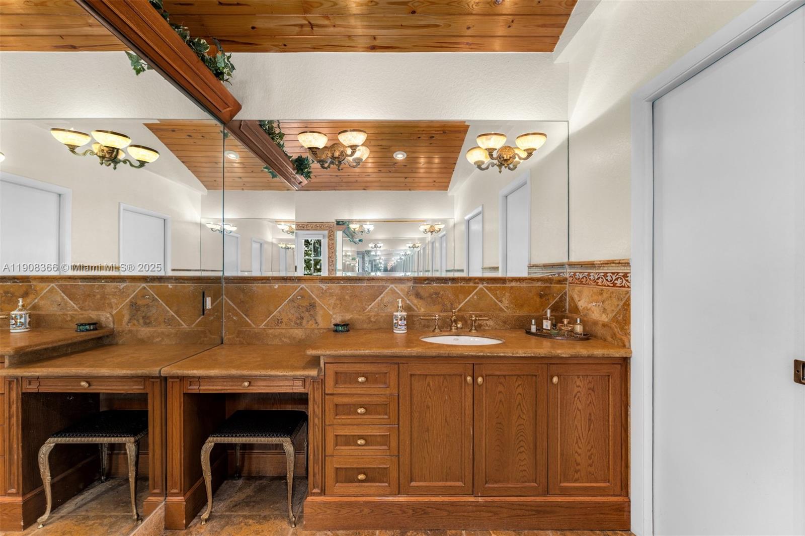 CORAL GABLES GRANADA SEC - Residential